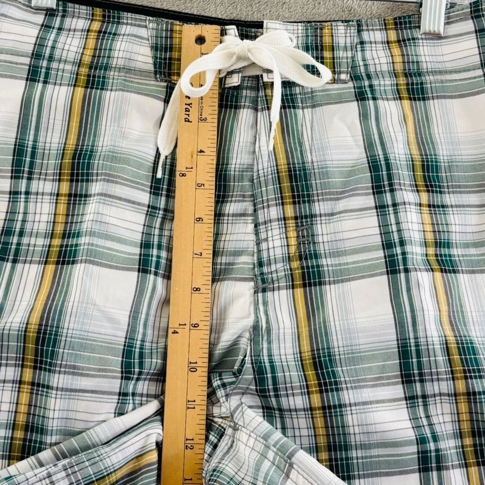 O'Neill Plaid Cargo Board Shorts Mens 32 Green‎ White Yellow Unlined Drawstring
